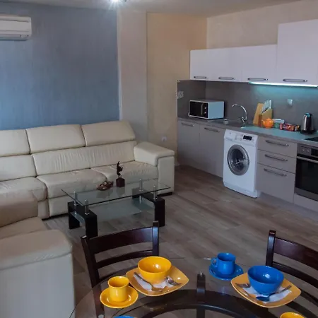 Boutique Maritsa Center With Garage Apartment Plovdiv