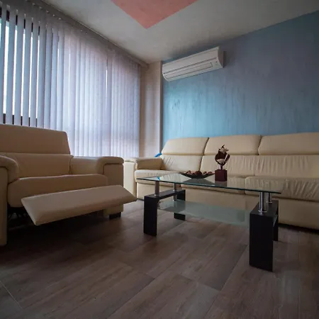 Boutique Maritsa Center With Garage * Plovdiv